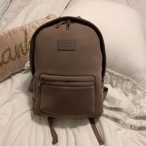 Dagne Dover Dakota Medium Dune Like New